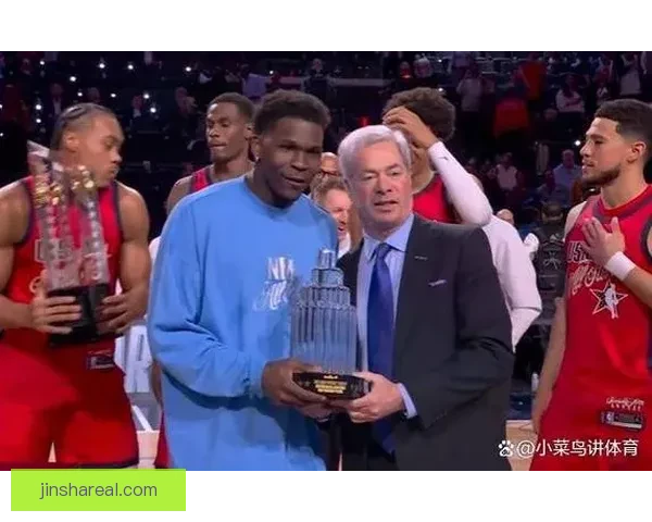 爱德华兹因膝伤缺席对阵活塞 错失生涯最佳赛季奖项